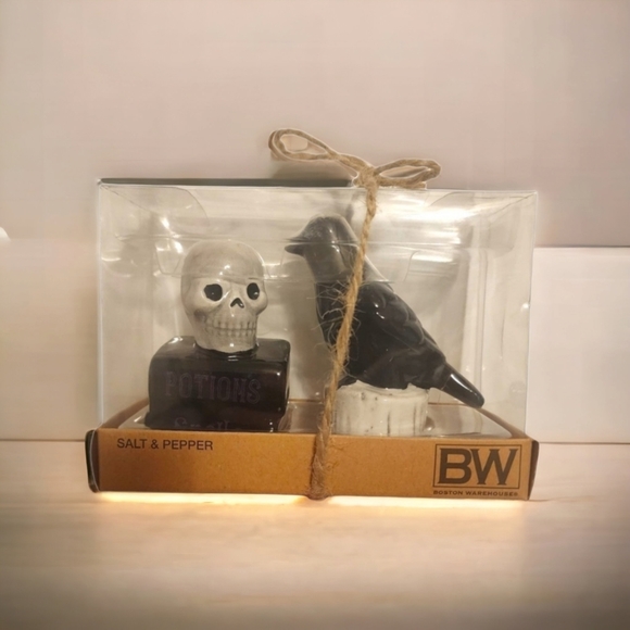 Other - Halloween Salt & Pepper Shakers